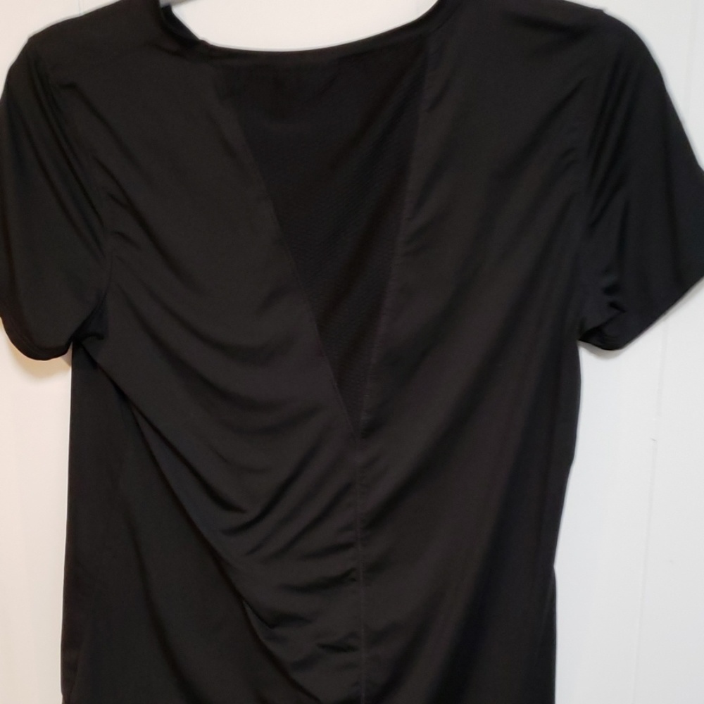 Workout tops - Picture 3 of 3
